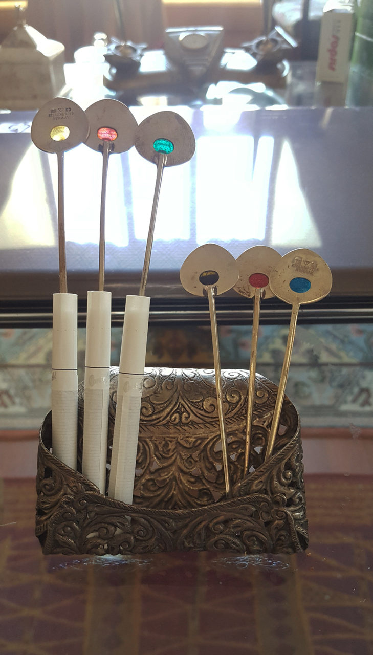 Ji amûrên bikarhatî heta adetên nazik, girîngîyeka cuda ya kultûra tûtinê li Qesra Cemîl Paşayî hebû. 