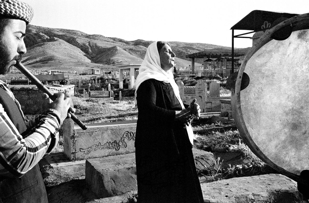 After visiting cemeteries on feast days, Yezidis cook and distribute the food. This is called “nane miriya” (the bread of the dead). (Photograph: Hüsamettin Bahçe, 2016, Duhok)