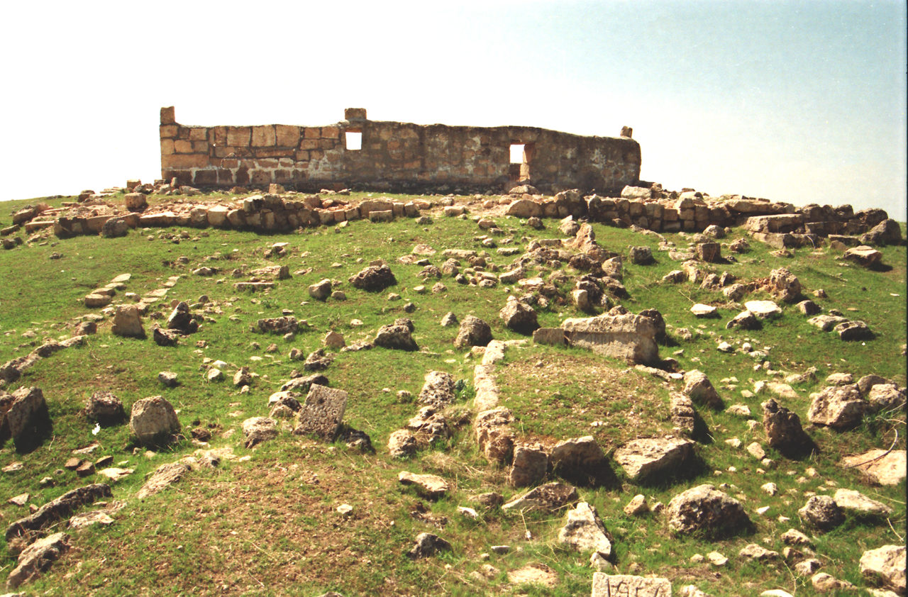 The Yezidi Cemetery, where Pir Davud’s tomb is also located, is near the Çınar district of Diyarbakır. (Photograph: Nevin Soyukaya)