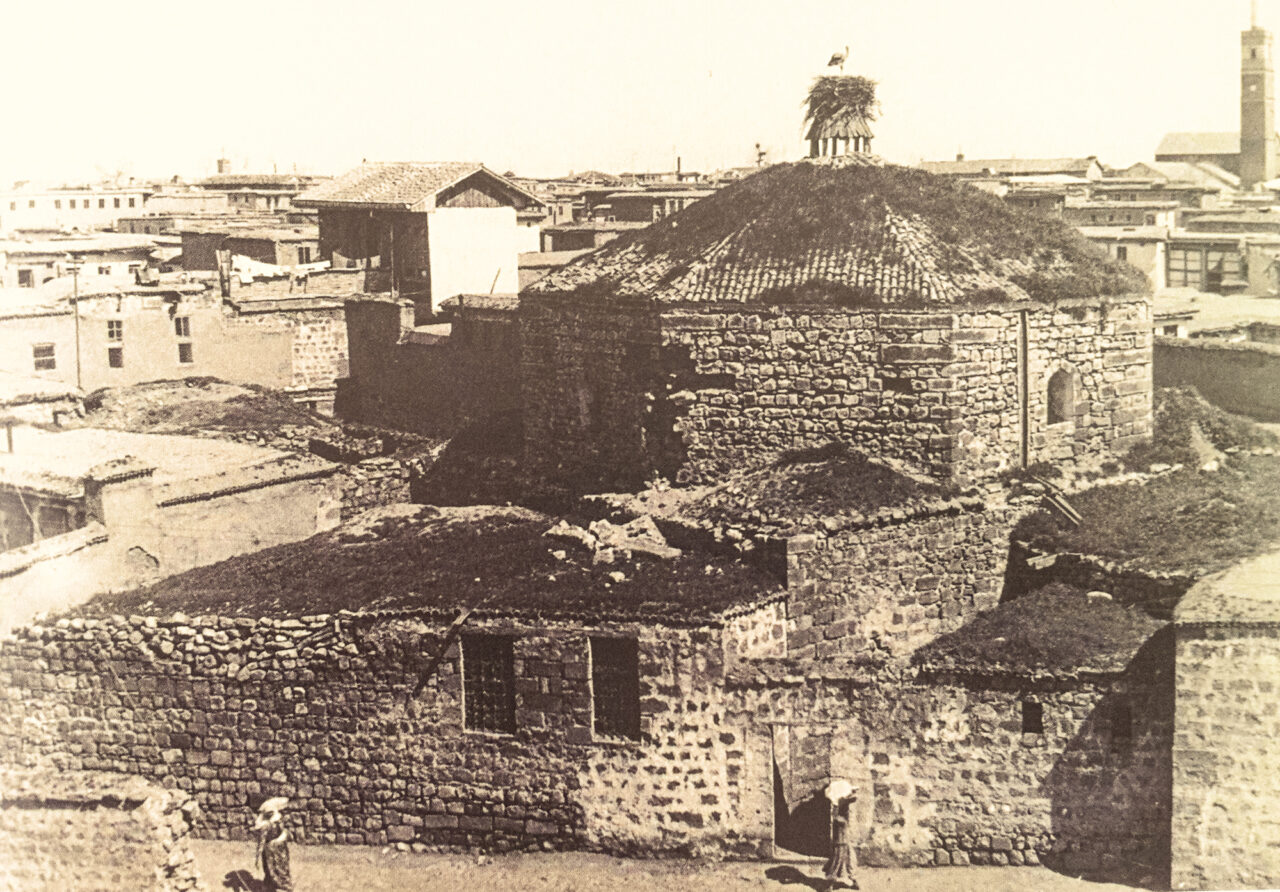 The Kadı Hamamı is thought to have been constructed in the 16th century along with Kadı Camii [Mosque] that belongs to the same foundation. The structure underwent renovation in 2009-10. (Photograph: The archive of Emine Ekinci Dağtekin)