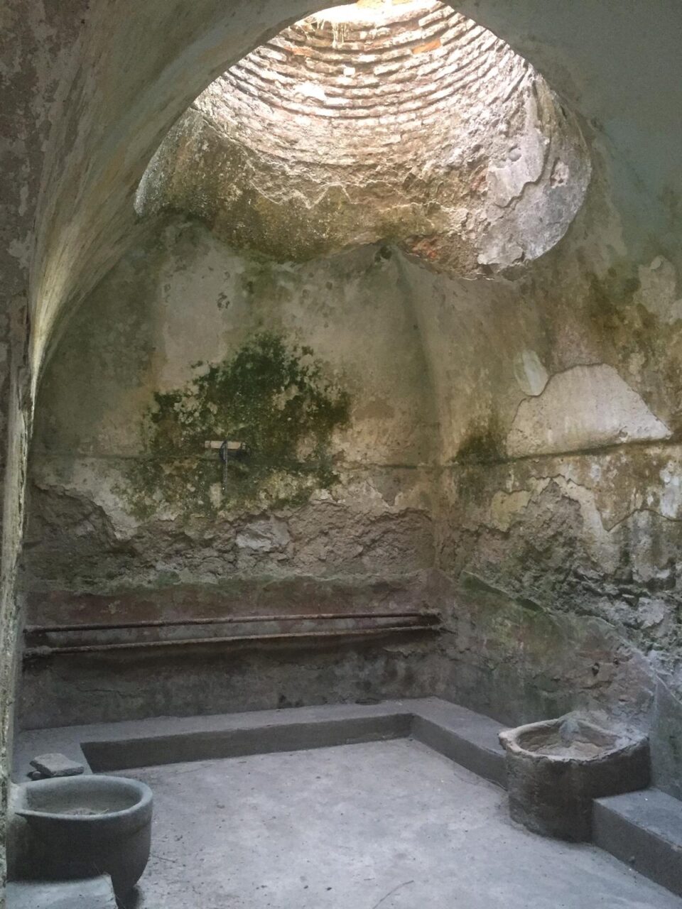 Bath tradition determined who would sit at which curun (bath basin), at a price, of course. The curun above are from Deva Hamamı in Sur. (Photograph: Emine Ekinci Dağtekin)