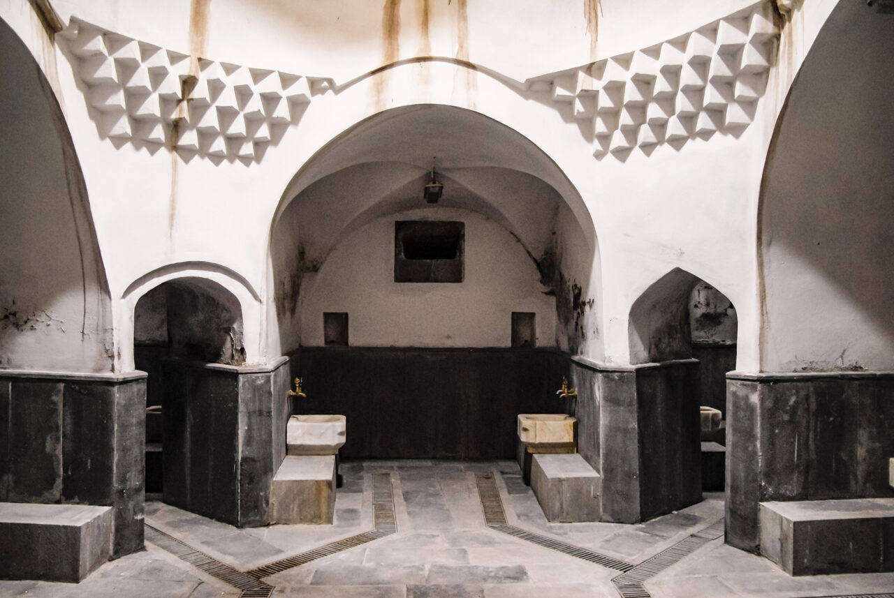 It is possible to separate baths into private and public baths. Public baths, depending whether they were allocated to women and/or men can then be described as tek [single] and çifte [double] baths. The photograph above was taken in 2010 at Vahap Ağa Hamamı.
