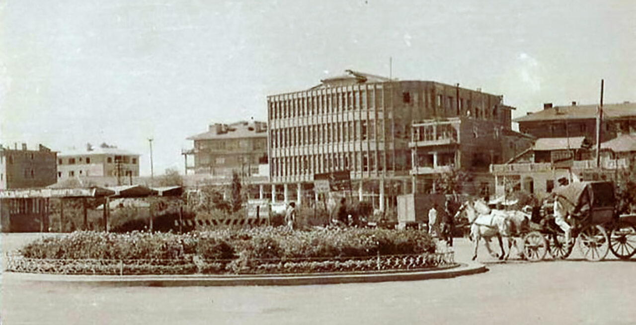 Gece hayatı Dilan Sineması’nın binasında başlamıştı. İkisi de türlerinin kentteki ilk örnekleri olan Dicle Bar ile Rico Pavyon burada açılmıştı.