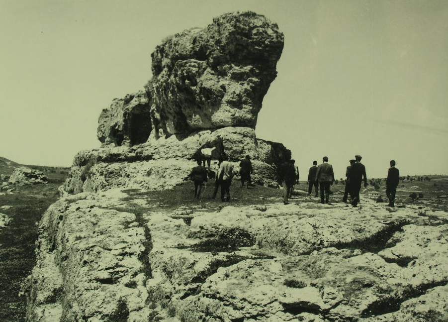 Kings’ Tombs in Agel (Eğil), 1970s. (Şevket Beysanoğlu Collection, DKVD Diyarbakır City Archive)